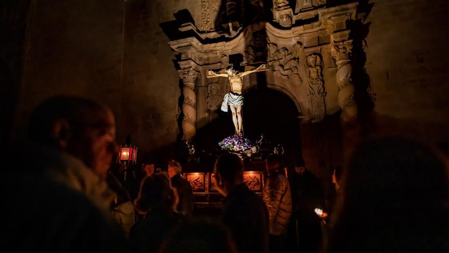 El Silencio y Cristo de la Buena Muerte por las calles de Orihuela