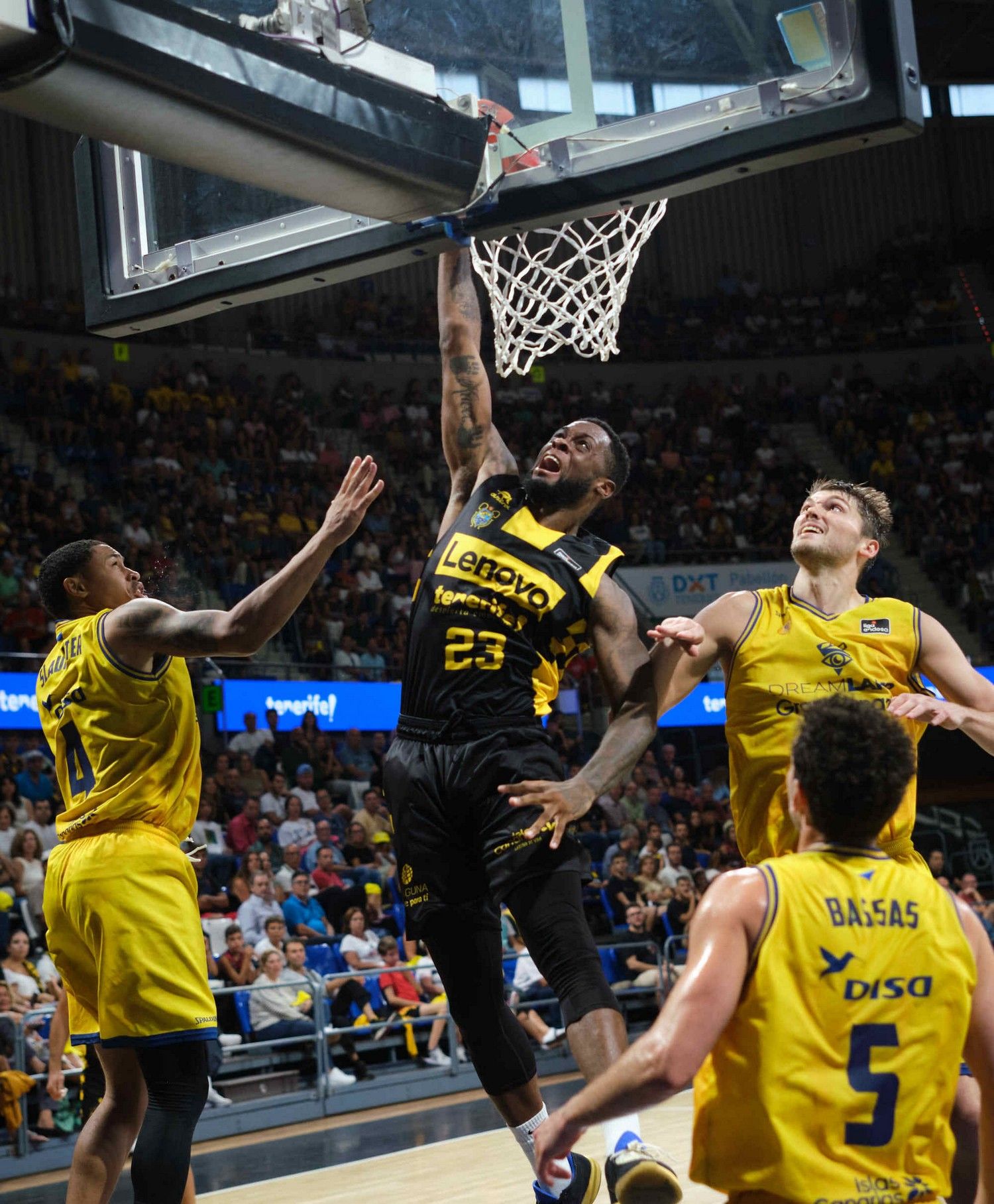 Derbi canario de baloncesto: Lenovo Tenerife 83 - 83 Dreamland Gran Canaria