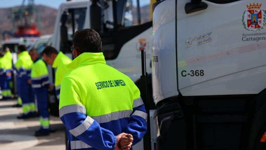 La plantilla de Lhicarsa, en Cartagena, estudia ir a la huelga  al no cobrar los atrasos