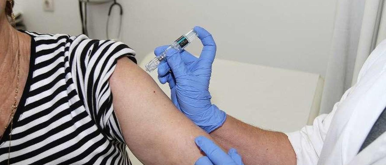 imagen de archivo de una vacunación. // Iñaki Osorio