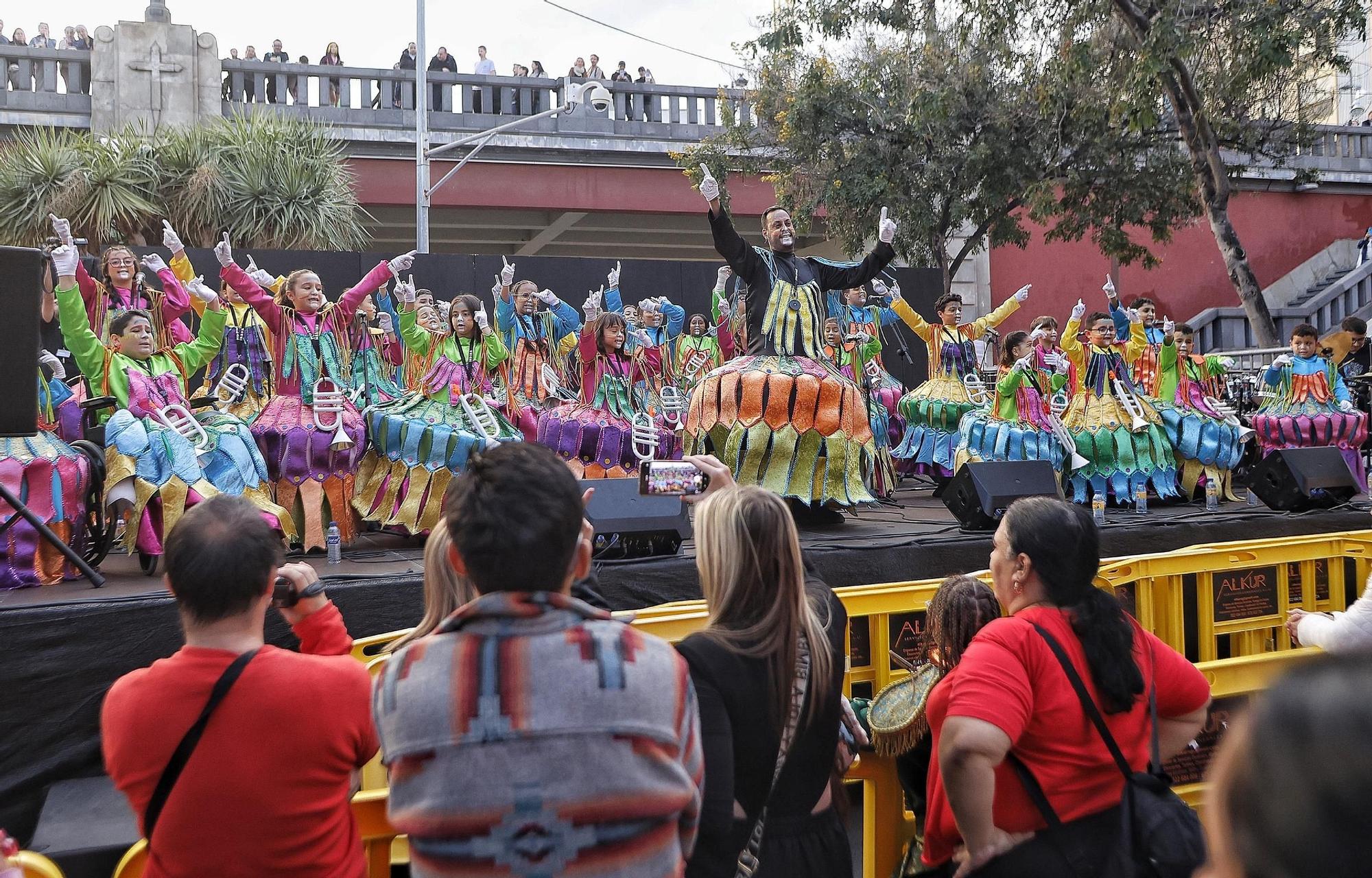 Actuaciones de los grupos del Carnaval en la calle