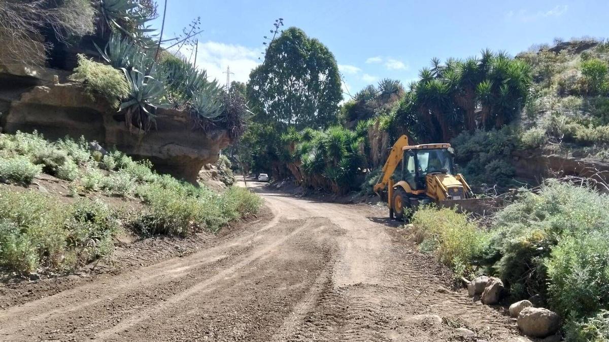 El Ayuntamiento recupera el acceso al barranco Las Goteras.