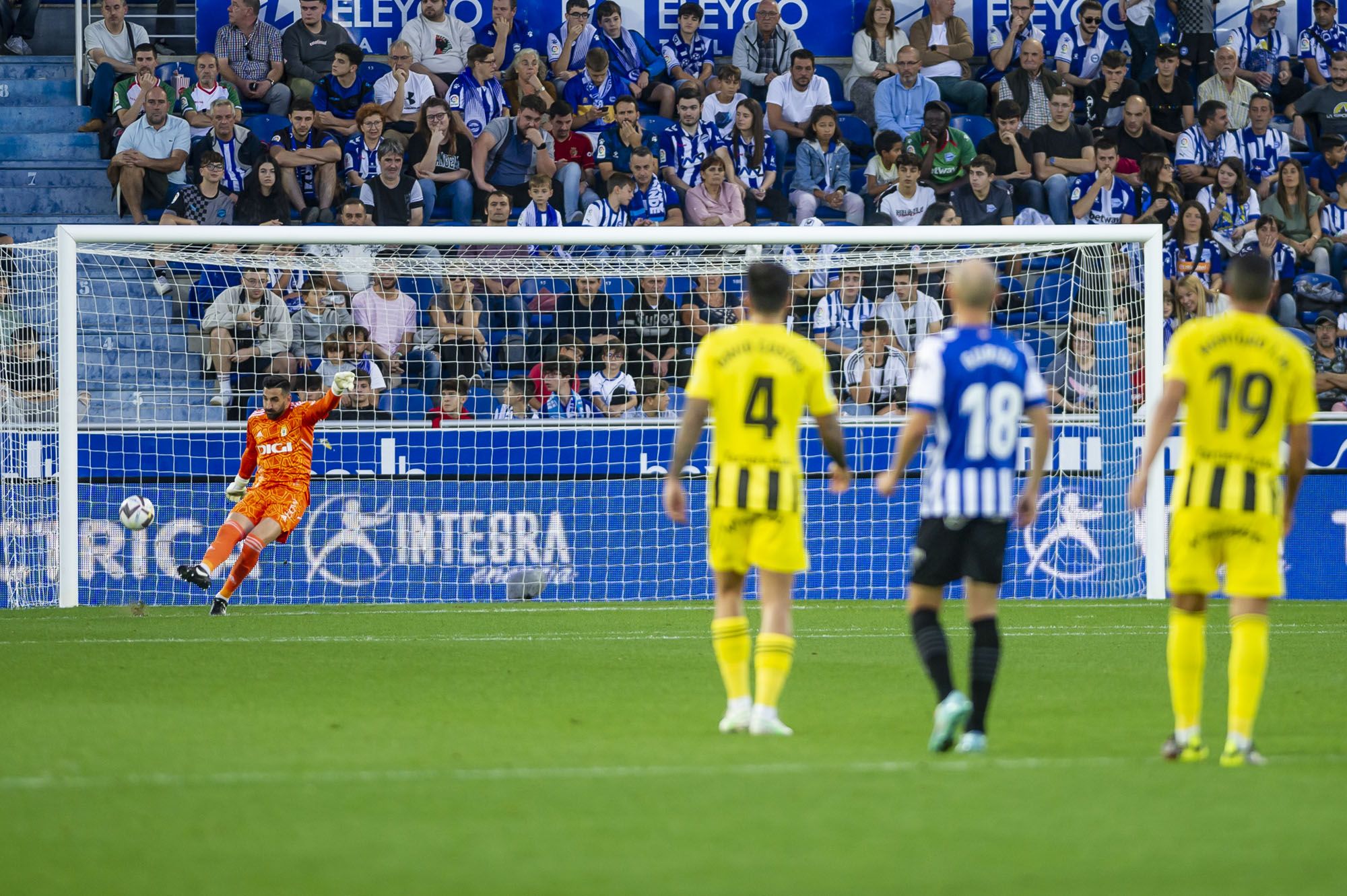 EN IMÁGENES: Cruel destino para el Oviedo que pierde en el último minuto (2-1)