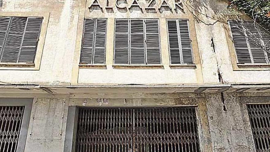 El teatro AlcÃ¡zar levantÃ³ el telÃ³n por primera vez en 1933.