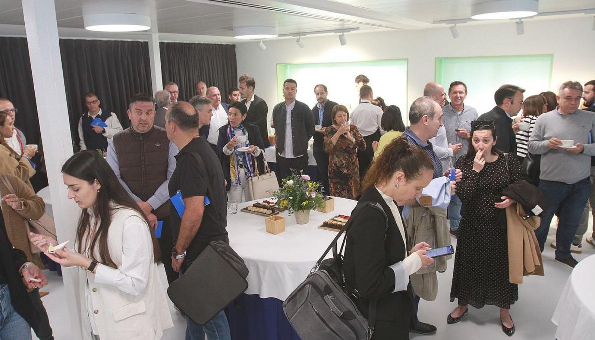 Participantes de la jornada del Plan Conecta en el Centro de Innovación Eduardo Barreiros.  | // IÑAKI. OSORIO