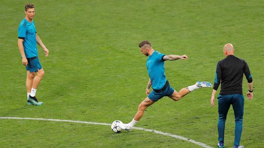 Zidane: &quot;Ramos es un líder en el vestuario, Cristiano Ronaldo en el campo&quot;