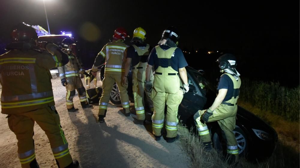 Rescatados ilesos tras salirse de la vía en Murcia