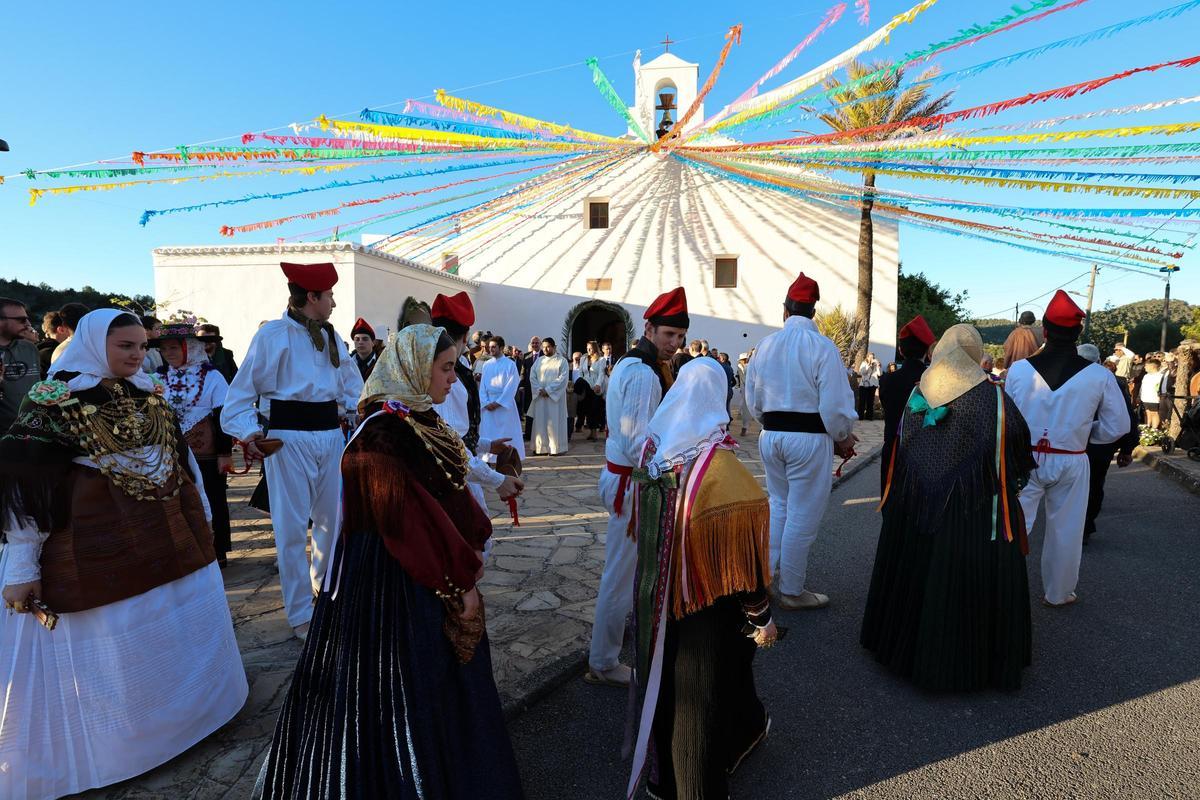 Descubre las mejores imágenes de las fiestas patronales de la Cala Sant Vicent