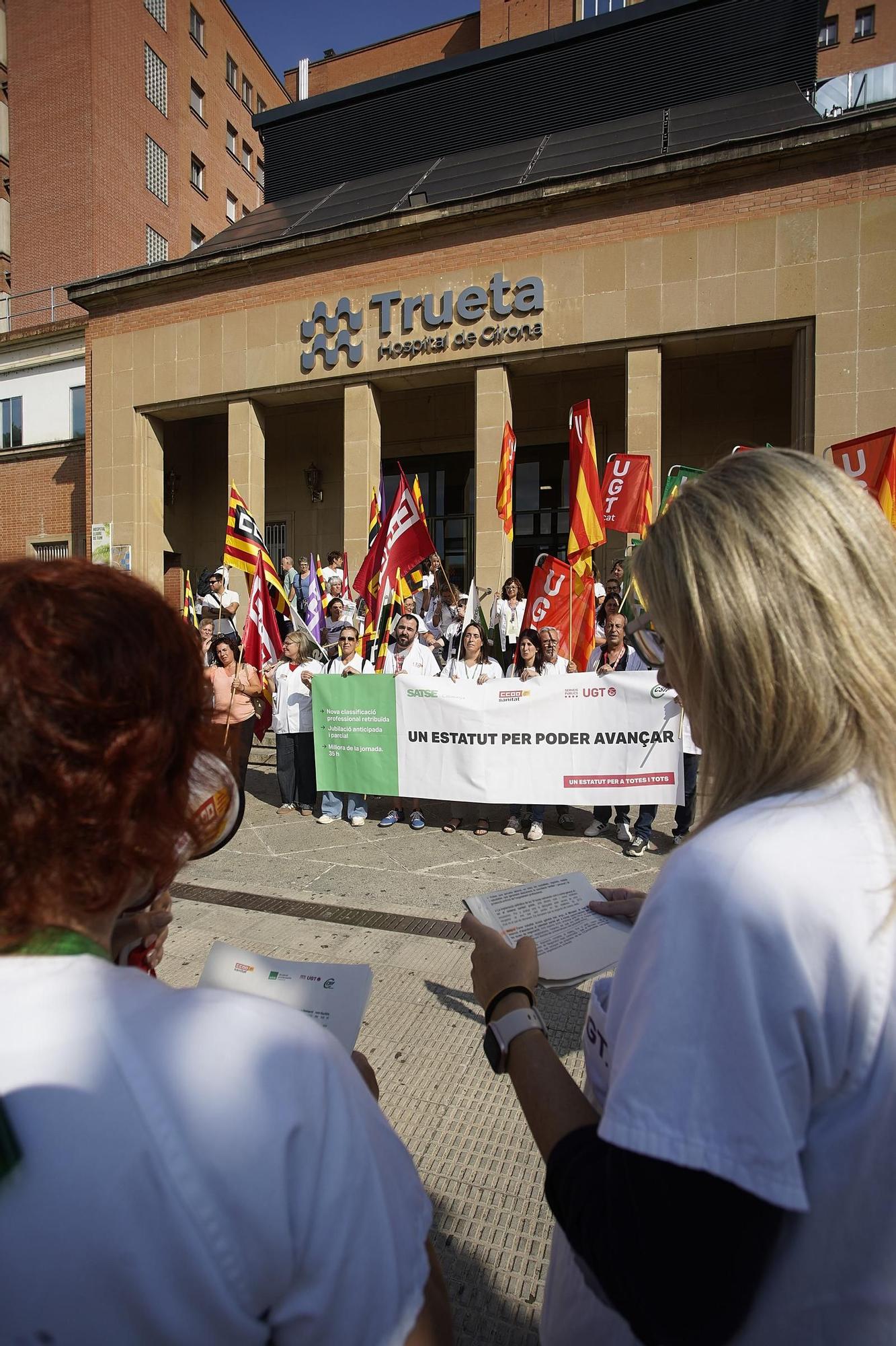 Les fotos de la protesta dels sanitaris gironins per tenir millores laborals