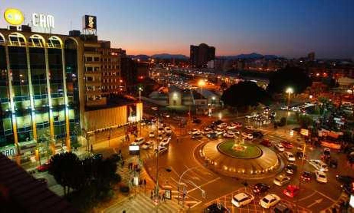 Casi 50.000 personas claman en Alicante contra los recortes en Educación de Fabra