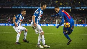 Les fotografies del derbi jugat al Camp Nou entre el Barça i l’Espanyol.