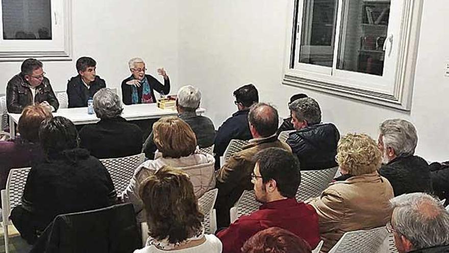 Presentación literaria en Maria de la Salut