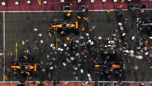 Los McLaren y Verstappen, en la parrilla de salida del GP de Qatar, a ojo de dron