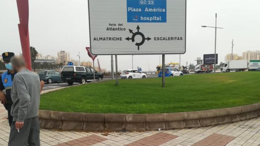 Un octogenario desorientado intenta acceder al túnel de Julio Luengo