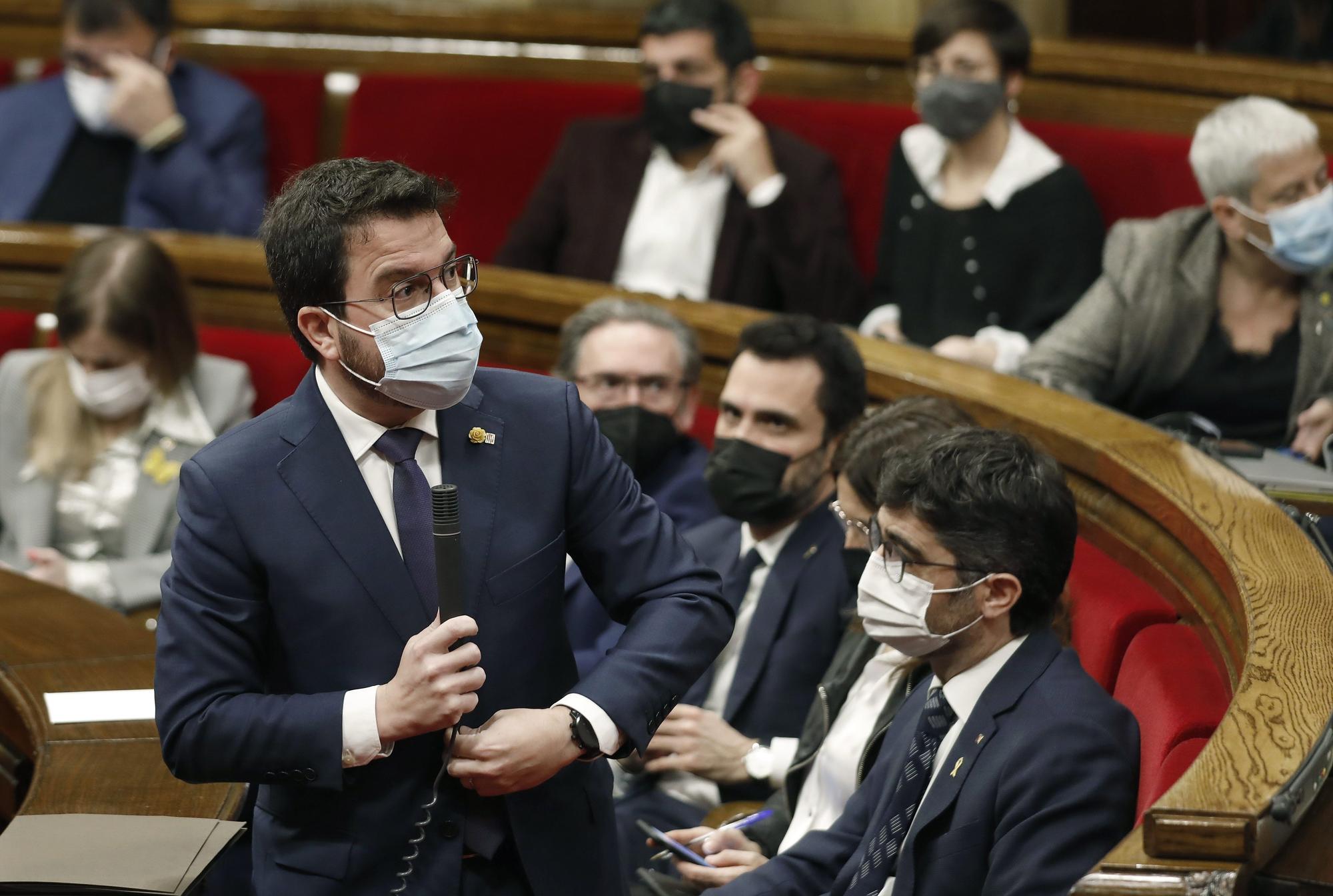 El presidente de la Generalitat, Pere Aragonès, durante una sesión de control en el Parlament.