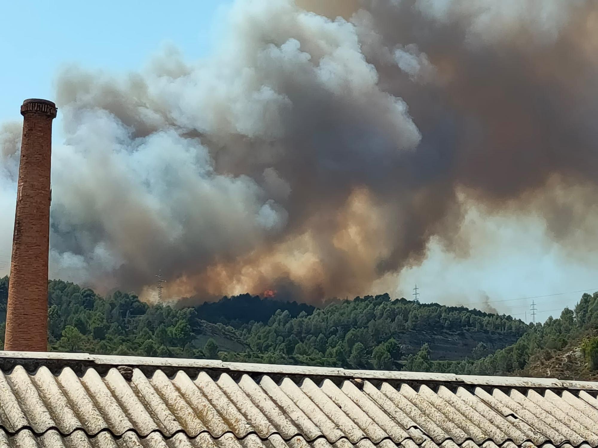 Incendi entre Bufalvent i el Pont de Vilomara