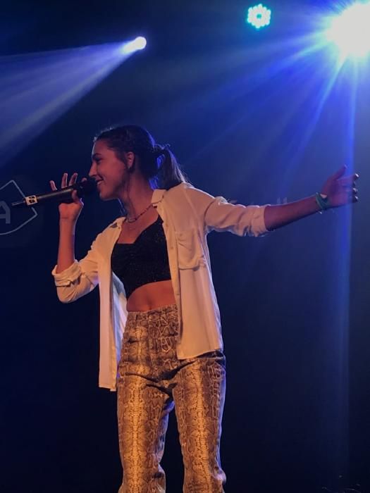 Sara Roy canta amb Miki Núñez a Manresa