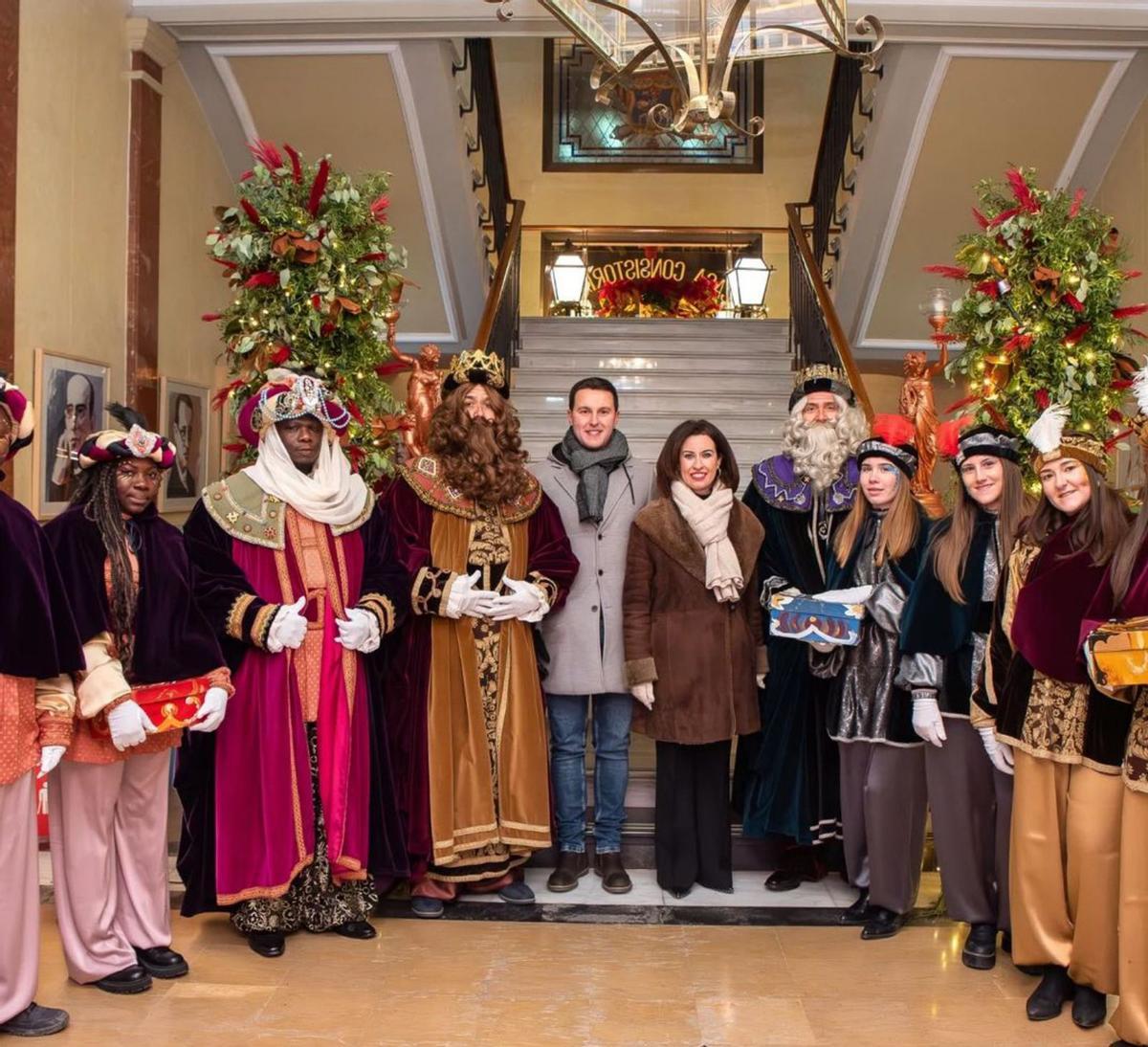 Los Reyes Magos en el Ayuntamiento de Ejea.