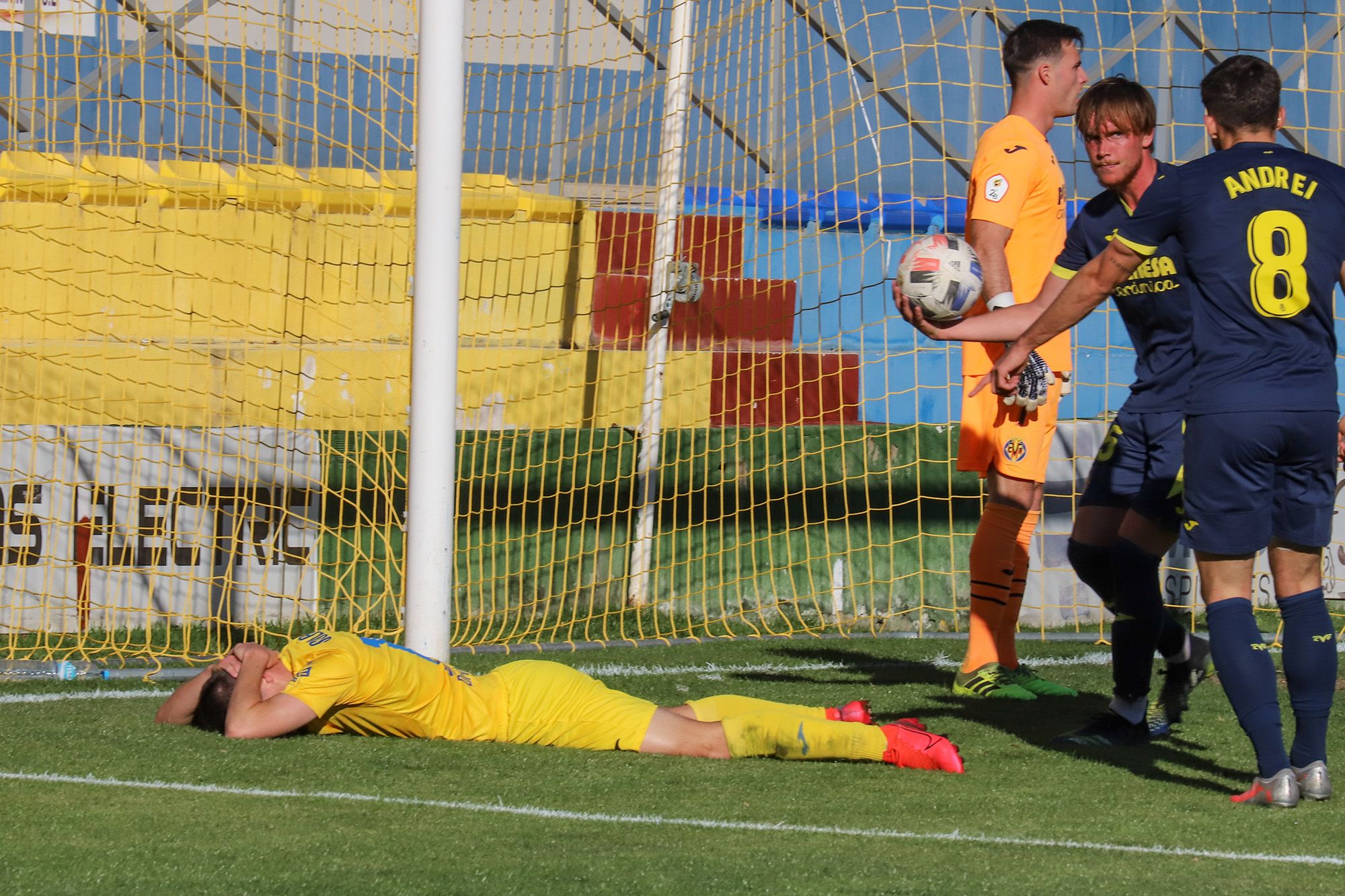 El Orihuela cae por 2-4 en un partido vibrante ante el Villarreal B