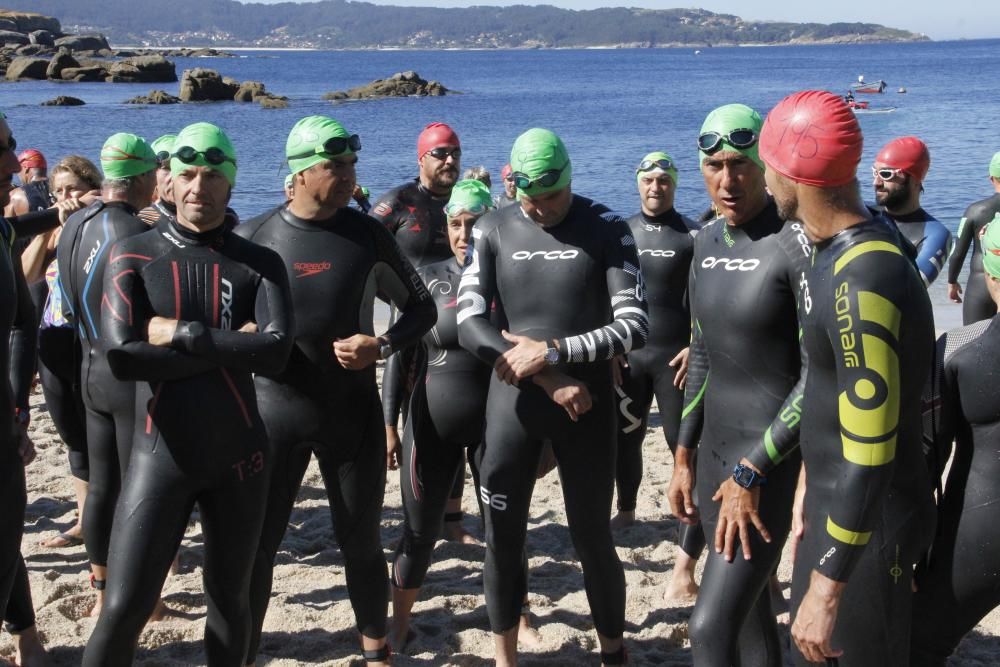 El estado del mar complica la travesía a nado entre Udra y Pescadoira