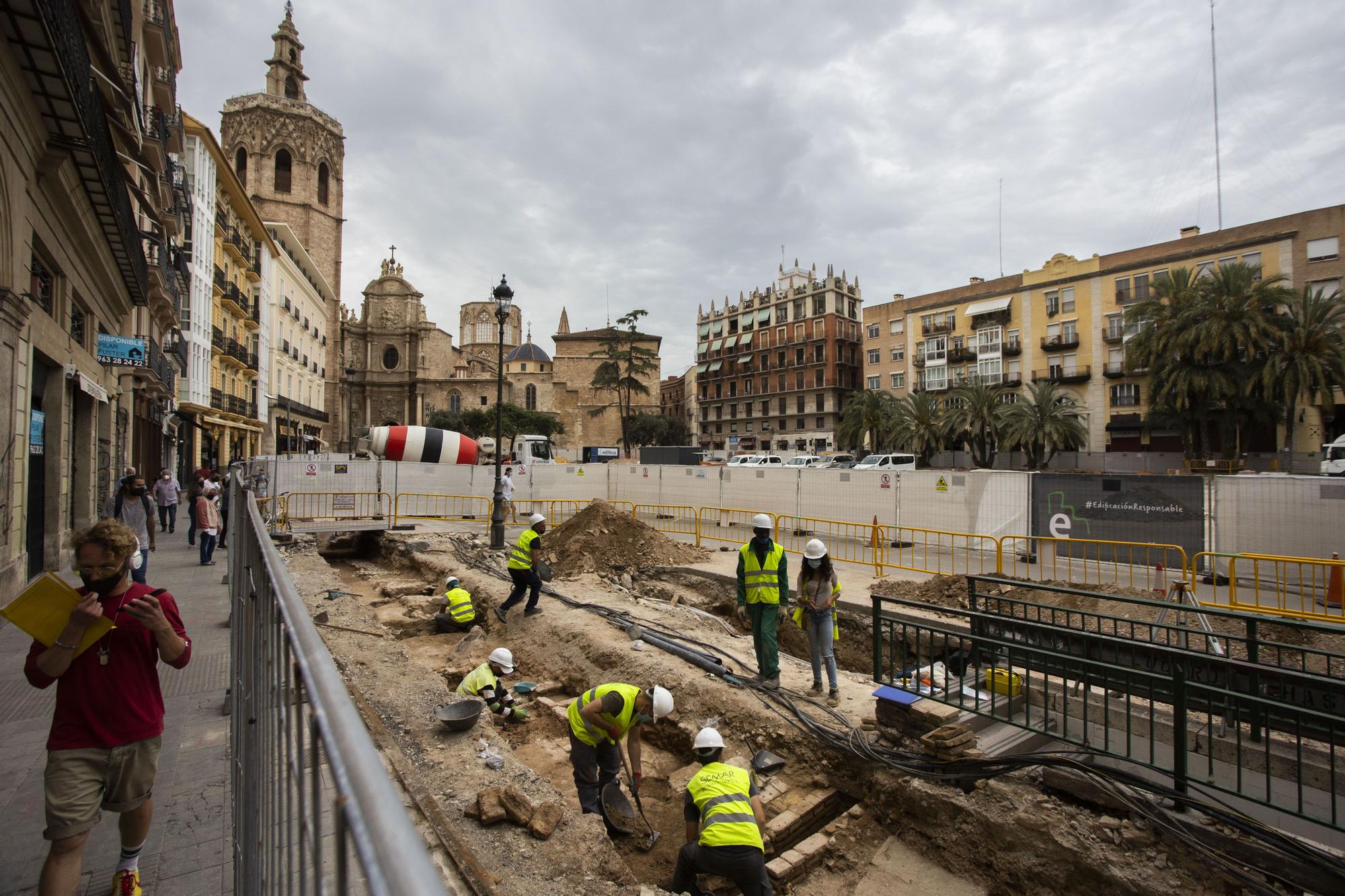 Las obras de la Reina sacan a la luz una posible cuarta muralla de València