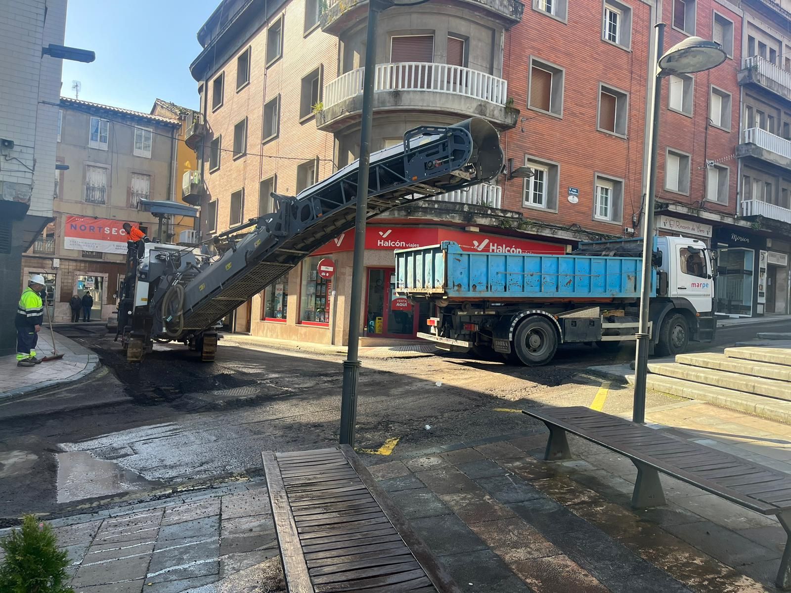 Las obras para la peatonalización de Grado, en imágenes