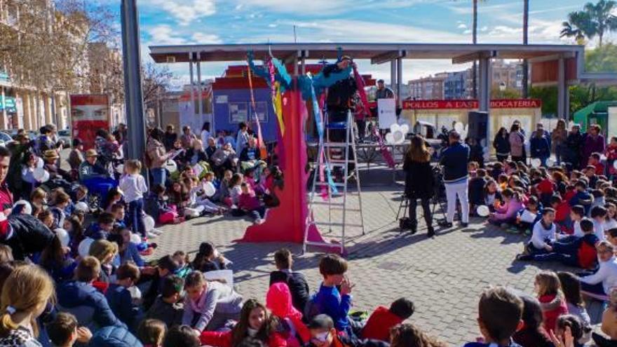 La Vall celebra el día de la paz y homenajea a Vicent Martínez