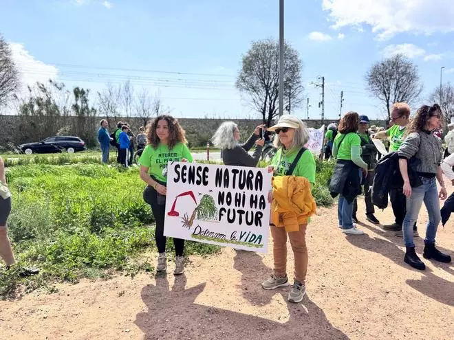 Unas 1.400 personas vuelven a manifestarse contra el Pla de Ponent de Gavà