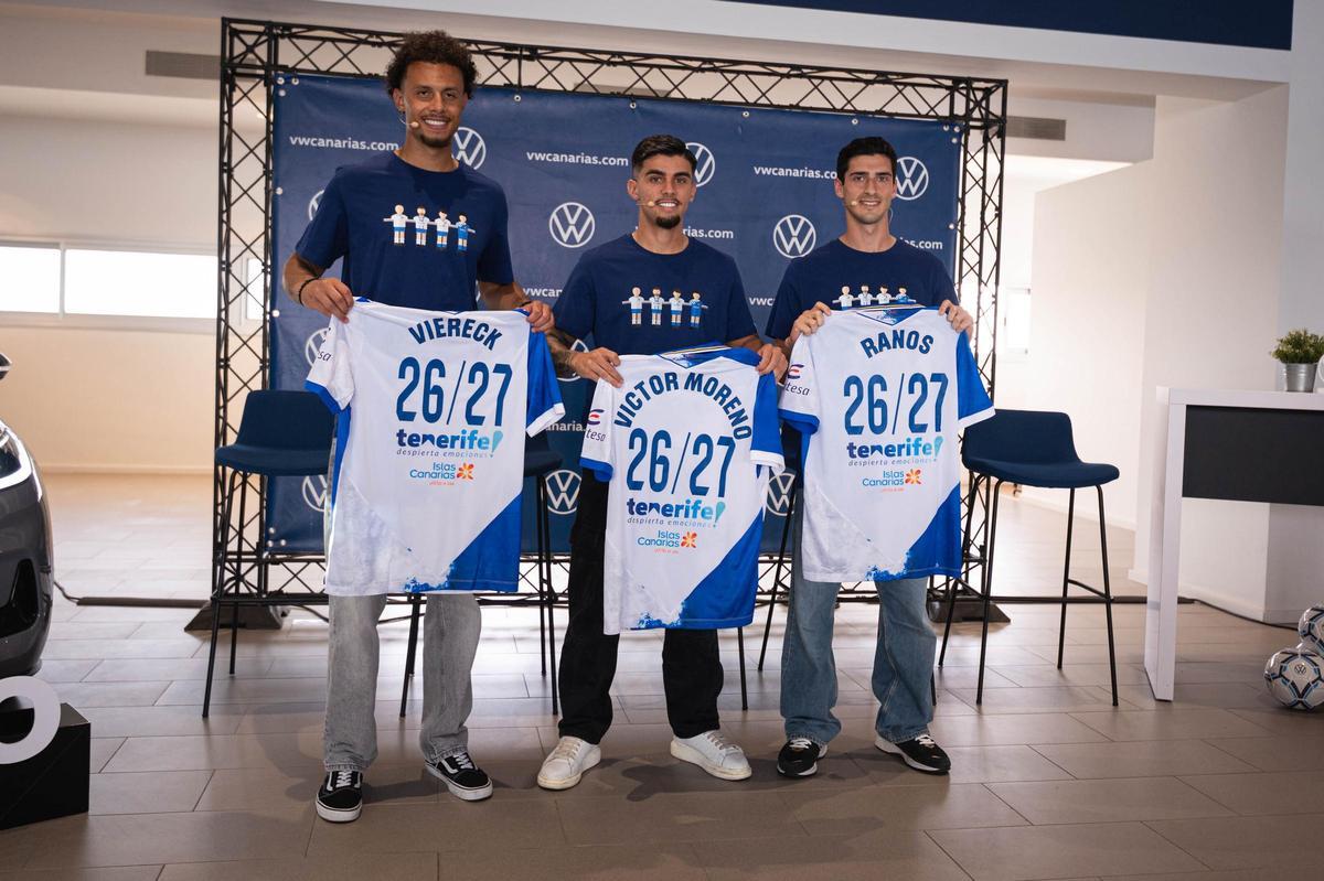 Neal Viereck, Víctor Moreno y Grant-Leon Ranos.