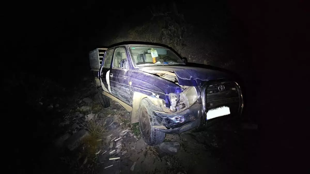 Espectacular persecución policial: Roba un coche en Luis Doreste Silva y acaba enriscado en Tenoya
