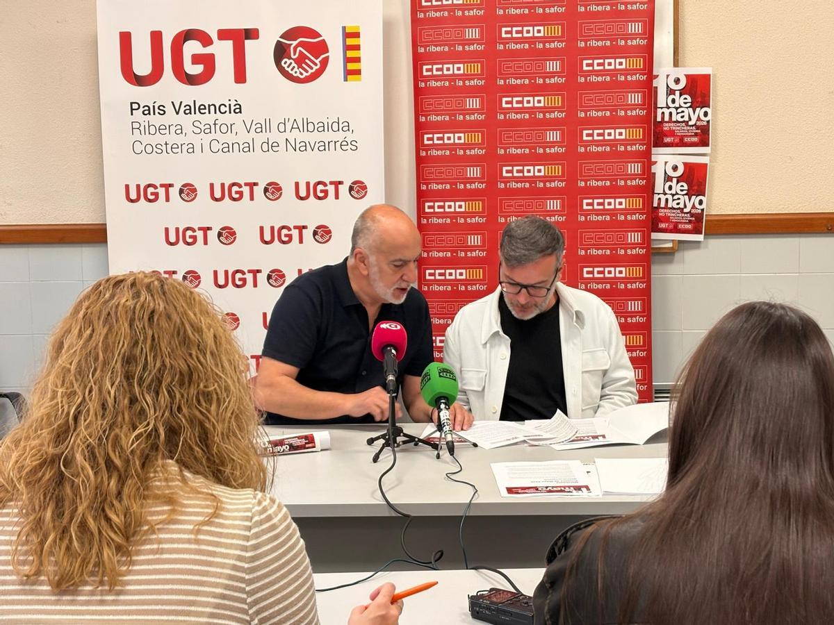 Los líderes comarcales atienden a los medios de cmunicación comarcales.