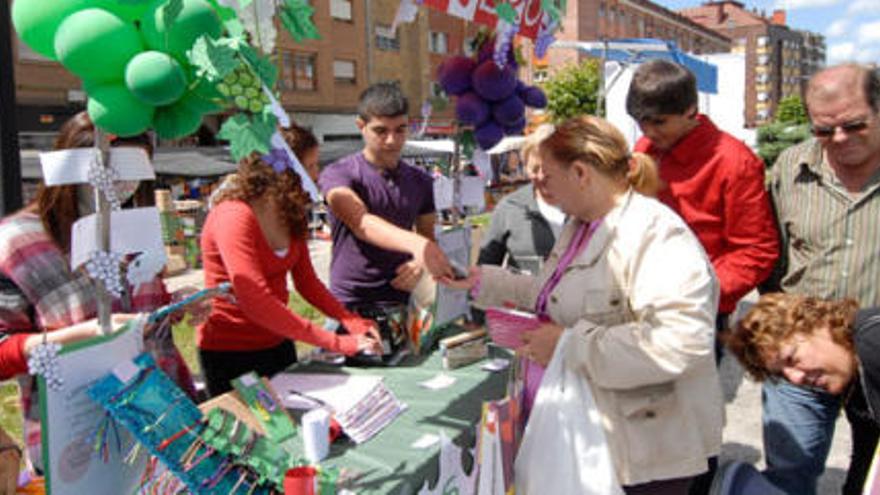 El Clara Campoamor  abre mercado en Huesca