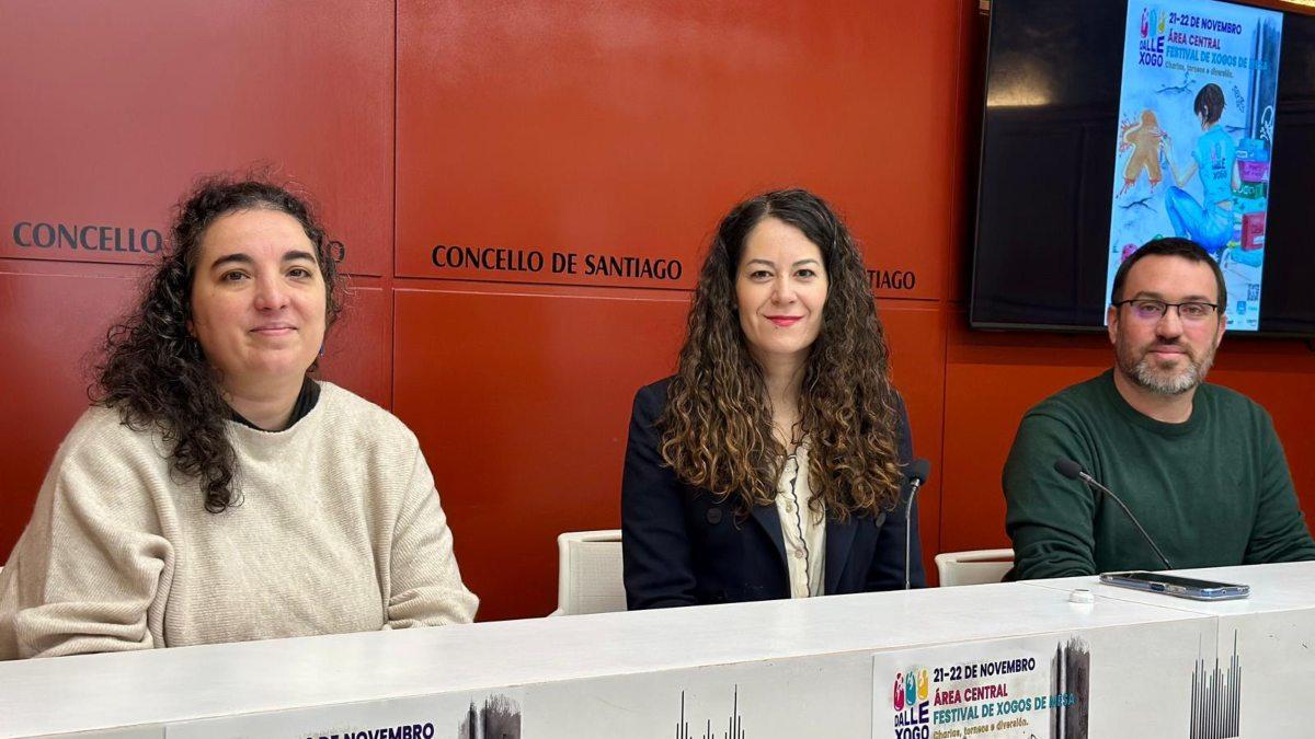 Cristina Neira, María Rozas y Kiko Cociña.