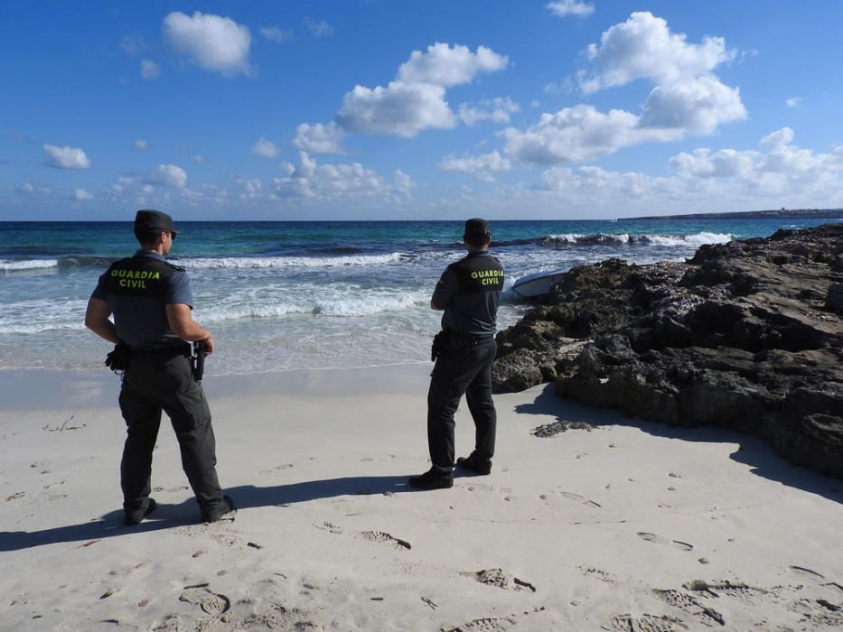 Llega una patera a Formentera