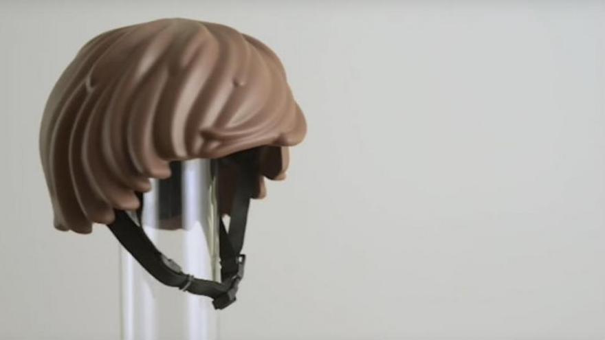 Un casco que imita el pelo de los Playmobil: el último prototipo de seguridad para los niños