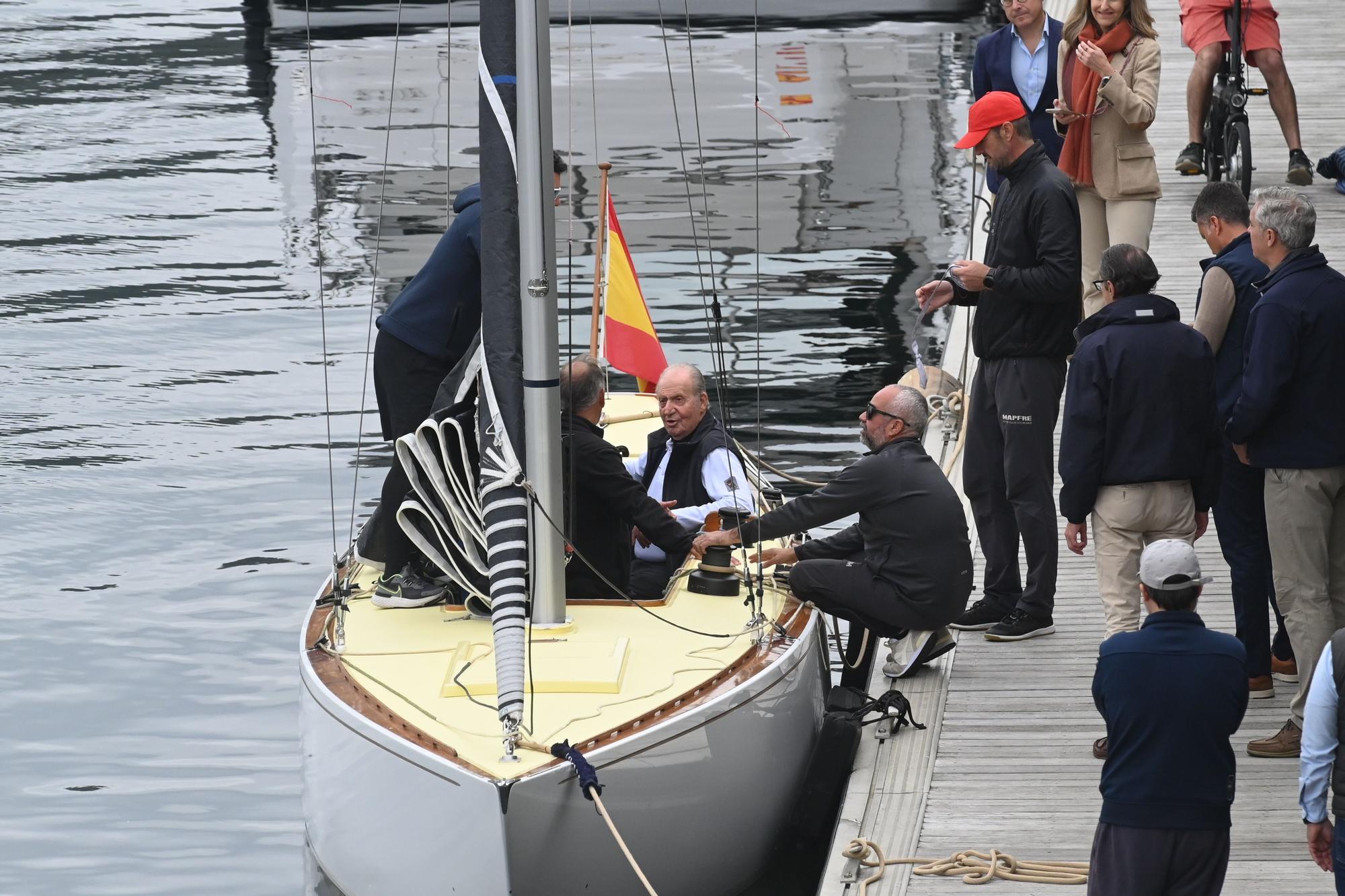 El rey emérito, Juan Carlos I, ya navega por aguas de Sanxenxo