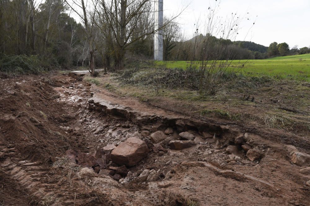 El principal camí del Suanya de Manresa, malmès pel temporal