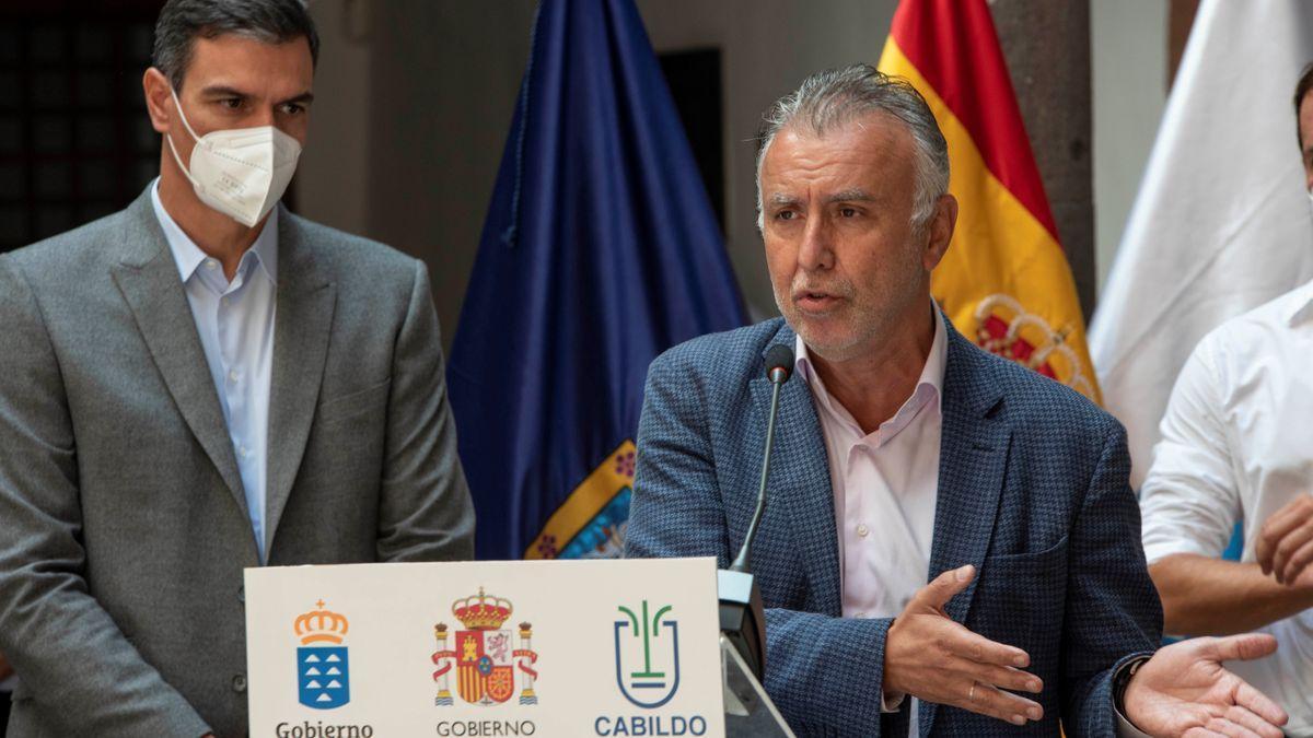 El presidente de Canarias, Ángel Víctor Torres, durante una rueda de prensa en La Palma.