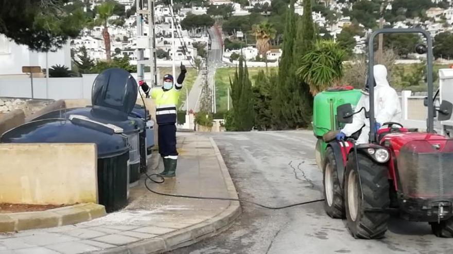 Los agricultores ceden sus tractores para ayudar en la desinfección de Teulada-Moraira