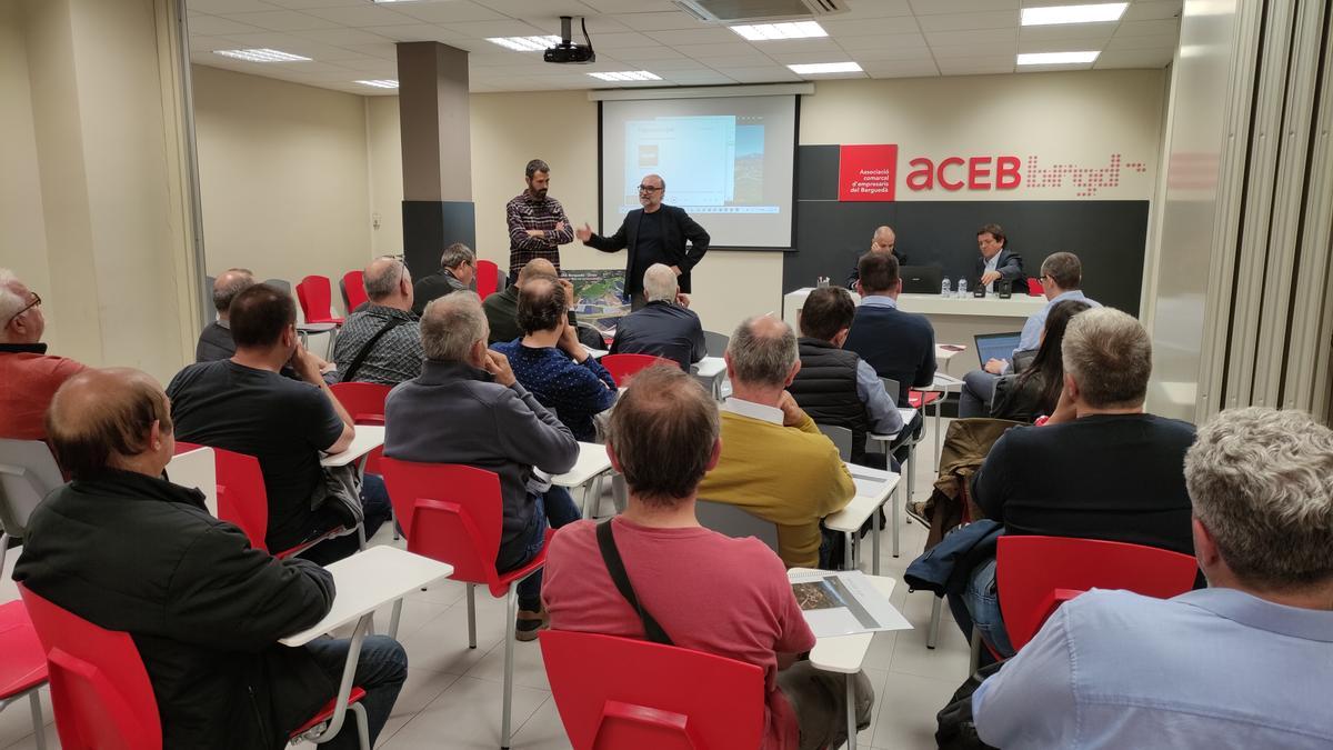 Sessió informativa sobre la venda de parcel·les del polígon d'Olvan a l’ACEB el maig passat