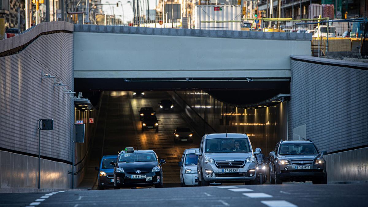 Barcelona abre túnel viario de Glòries que liberará una gran área como zona verde