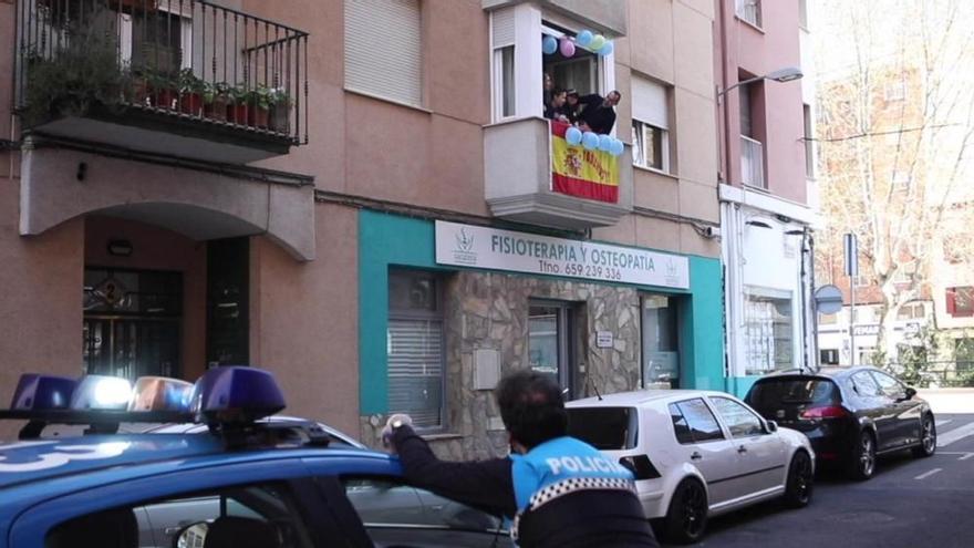 La Policía Municipal de Zamora felicita el cumpleaños a los niños durante el confinamiento