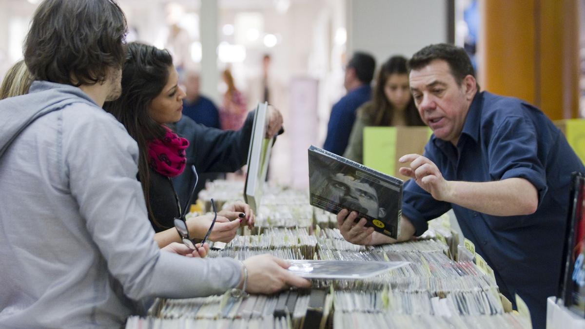 Los discos de vinilo atraen cada vez a un mayor público.