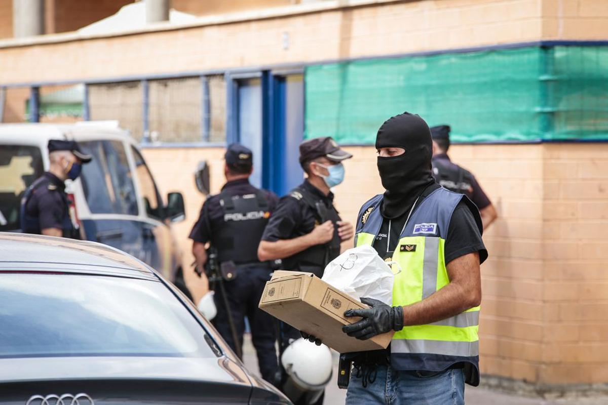Intervención policial. Menudeo, gallos y tortugas en Ministriles, Lorca-3595.jpg