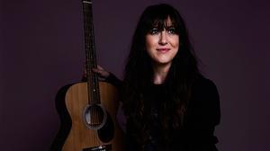 Nena Daconte interpreta en acústic el tema ’Disparé’.