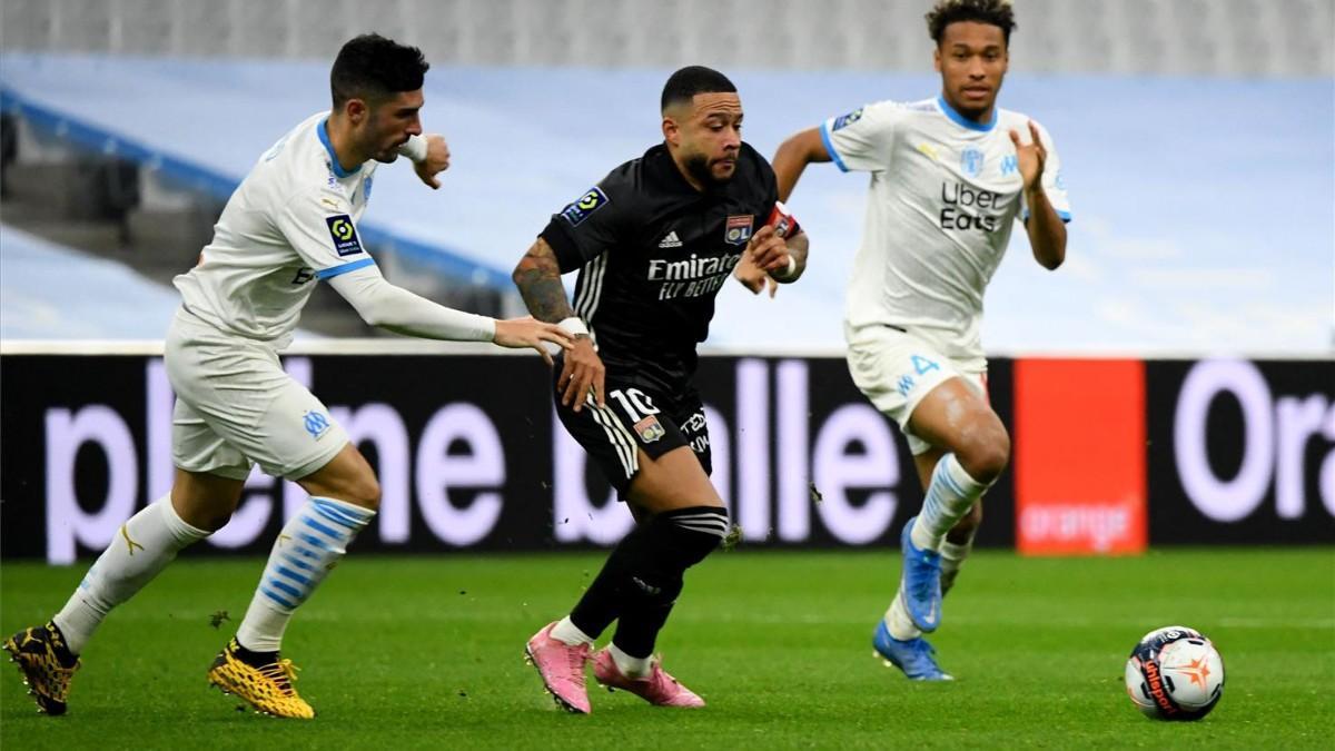 Depay durante el partido en el Vélodrome.