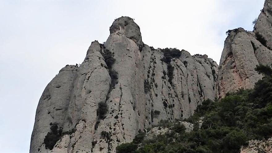 Els Bombers rescaten dos escaladors a la Roca Gris de Montserrat