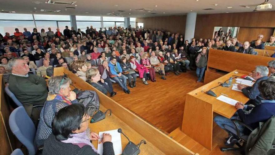 Asamblea de afectados por la regularización catastral. // Marta García Brea