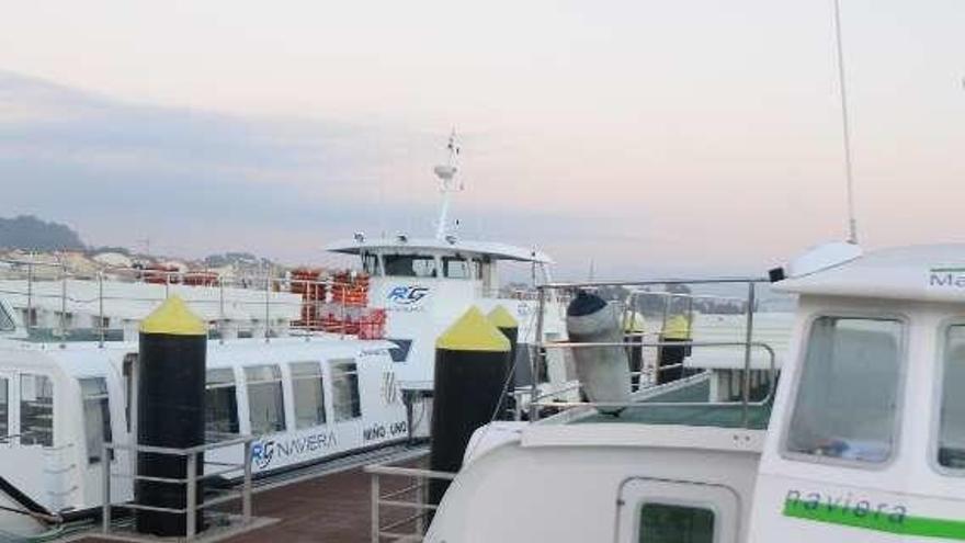 Pantalán del transporte de ría, ayer, en Cangas. // Gonzalo Núñez