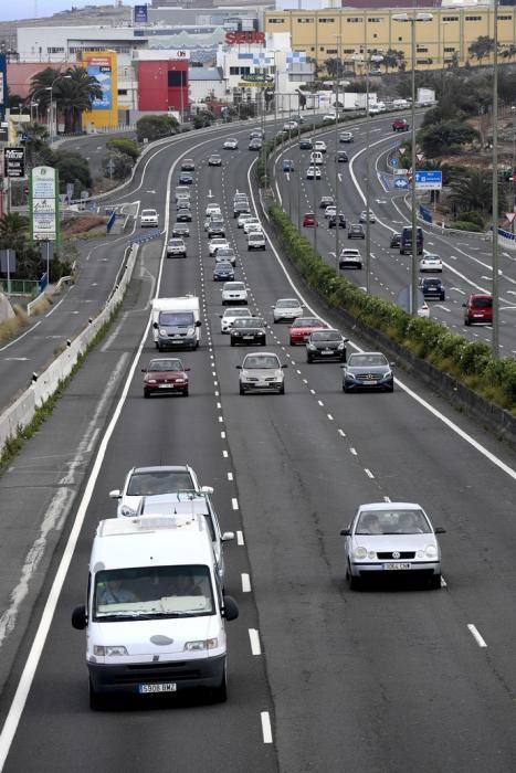 21-04-19 GRAN CANARIA.  AUTOPISTA GC-1. TELDE. Fotos de coches en la autopista. Colas en la autovía de la gente de regreso a casa del sur. Fotos: Juan Castro.  | 21/04/2019 | Fotógrafo: Juan Carlos Castro